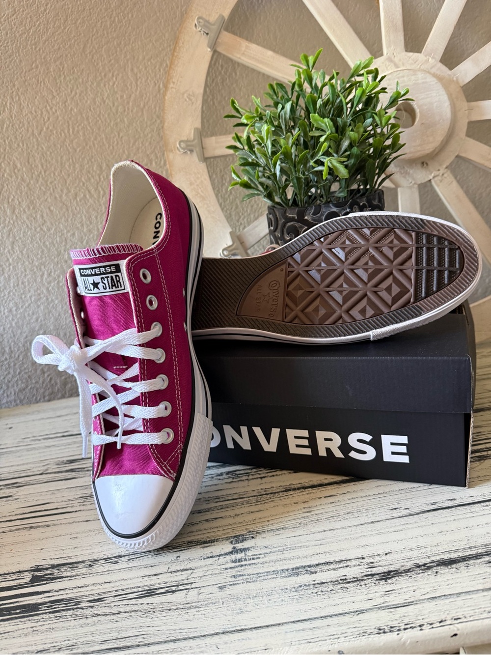 RETIRED COLORWAY! Men’s Converse Chuck Taylor All Star Low Top Sneakers 😎